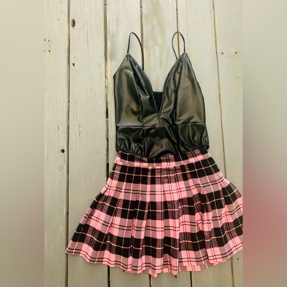 Love Tree Pink & Black Plaid Skirt- preowned! Hot item! - Picture 8 of 9